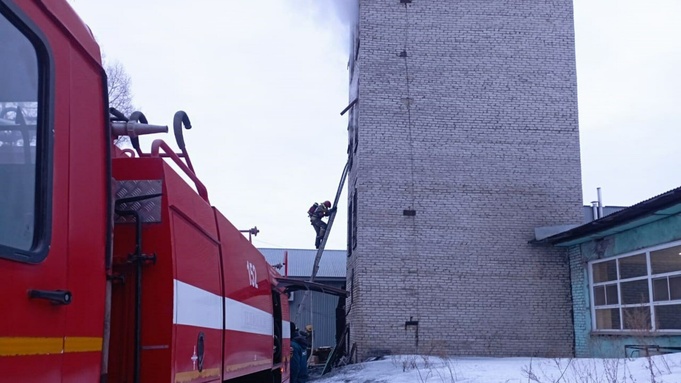 Пожар на улице Попова / Фото: МЧС Алтайского края