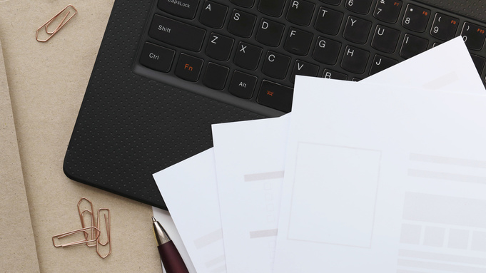 Ноутбук. Документы / Фото: Racool_studio / freepik.com