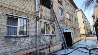 Пожар в переулке Малом Прудском / Фото: МЧС Алтайского края
