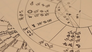 Расчеты для составления гороскопа / Фото: pixabay.com