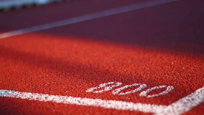 Беговая дорожка на стадионе / Фото: unsplash.com