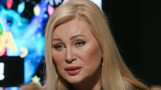 Вика Цыганова / Кадр из видео / "Алена, блин!"