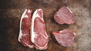 Мясные стейки / Фото: unsplash.com