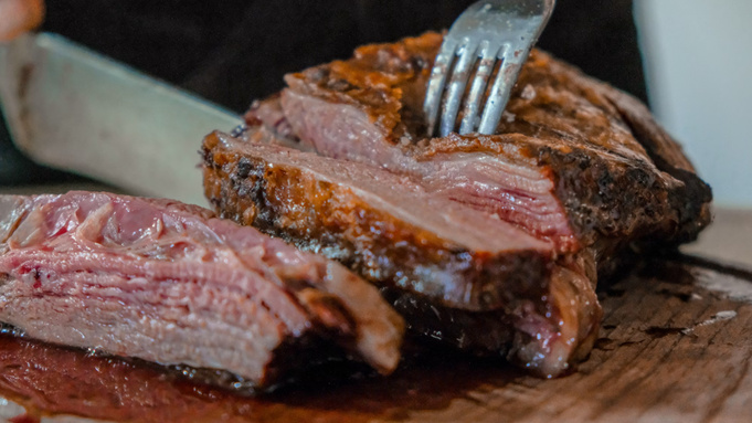 Мясной стейк / Фото: unsplash.com