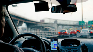 Водитель за рулем / Фото: unsplash.com