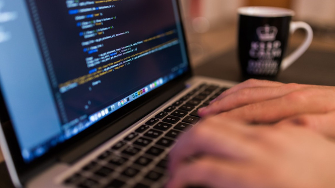 Работа за компьютером / Фото: pxhere.com