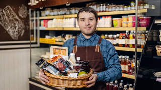 Корзина с продуктами / Фото: сеть фермерских магазинов "Калина-Малина"