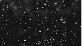 Капли дождя на стекле / Фото: unsplash.com