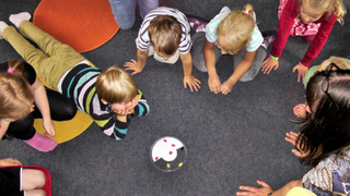 Дети за игрой / Фото: pxhere.com  