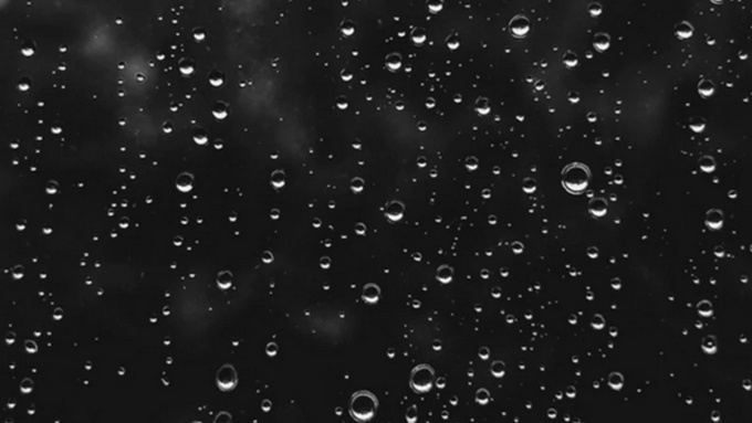 Капли дождя на стекле / Фото: unsplash.com