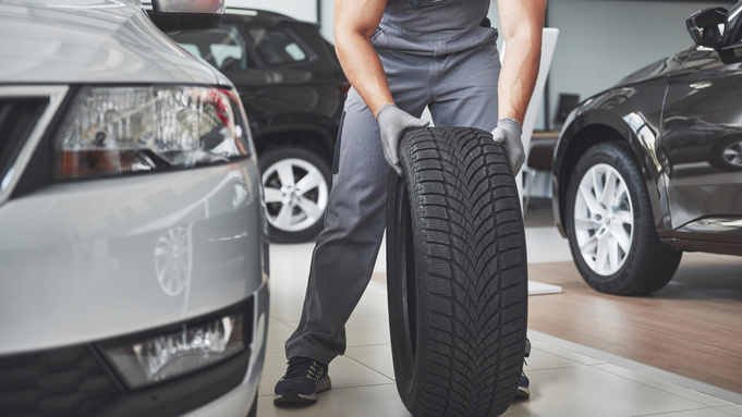 Автомобили. Шины / Фото: standret / freepik.com