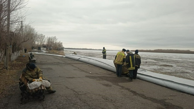 Спасатели в Камне-на-Оби / Фото: ГУ МЧС России по Алтайскому краю