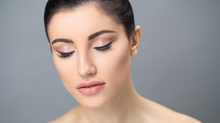 Девушка. Макияж / Фото: 
Racool_studio / freepik.com