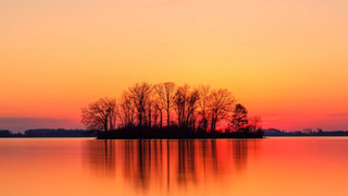 Закат на озере / Фото: unsplash.com