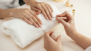 Маникюр. Салон красоты / Фото: freepik