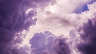 Красивые фиолетовые тучи / Фото: pixabay.com