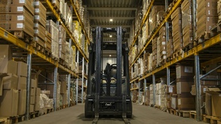 Штабелер. Техника для склада / Фото: freepik