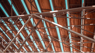 Строительные леса / Фото: valentinlacoste on Freepik