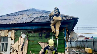 Пожар на улице Кутузова / Фото: МЧС Алтайского края