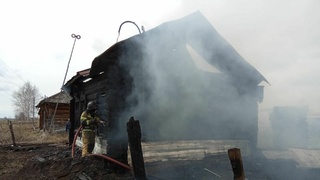 Пожар в селе Стуково / Фото: МЧС Алтайского края