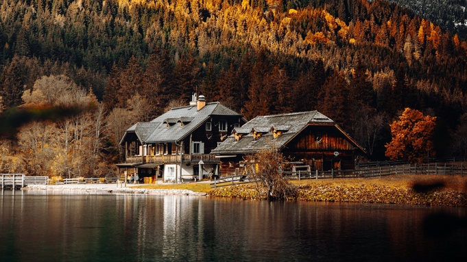 Домик в горах / Фото: danieljschwarz на Freepik
