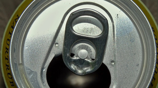 Баночка с энергетиком / Фото: pixabay.com