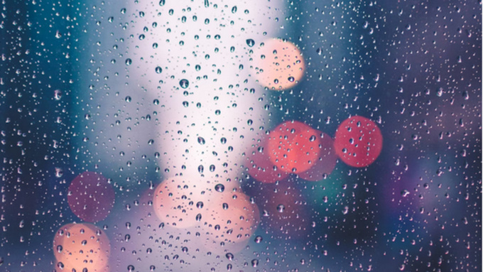 Дождь на стекле / Фото: unsplash.com