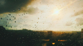 Мокрое окно / Фото: unsplash.com 