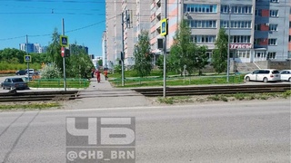 Неработающий светофор / Фото: "Черное и Белое Барнаул"