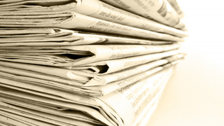 Стопка газет / Фото: pxhere.com  