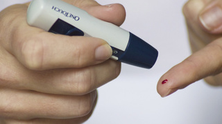 Измеритель уровня сахара в крови / Фото: pxhere.com