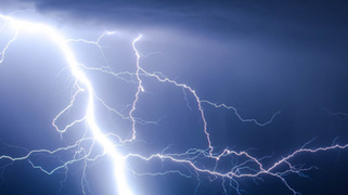 Молния / Фото: unsplash.com      