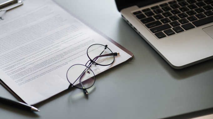 Отчет. Документы / Фото: rawpixel.com on Freepik