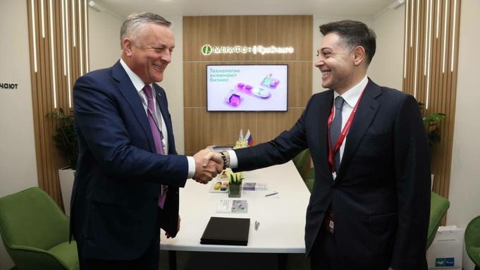 Сергей Густов и Хачатур Помбухчан / Фото: Павел Гофман