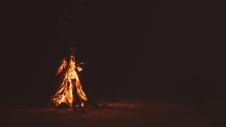 Пылающий в ночи костер / Фото: pixabay.com