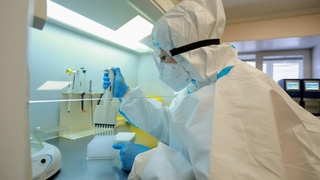 Медик в лаборатории / Фото: amic.ru