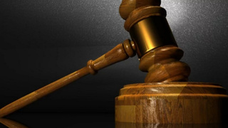 Молоток судьи / Фото: pxhere.com 