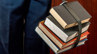 Книги / Фото: pxhere.com/ru/photo/1061854