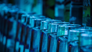 Бутылки / Фото: pxhere.com/ru/photo/1054481