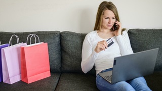 Онлайн-покупка. Маркетплейс / Фото: freepik.com