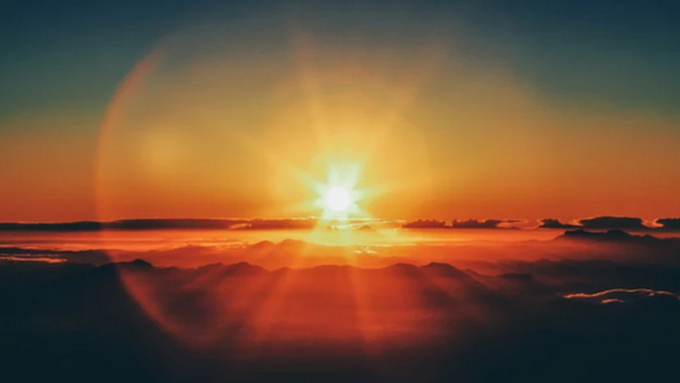 Солнце над горами / Фото: unsplash.com