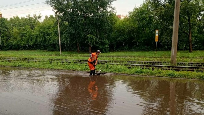 Дорожники за работой / Фото: t.me/barnaul_org
