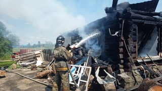 Фото с места пожара / ГУ МЧС России по Алтайскому краю