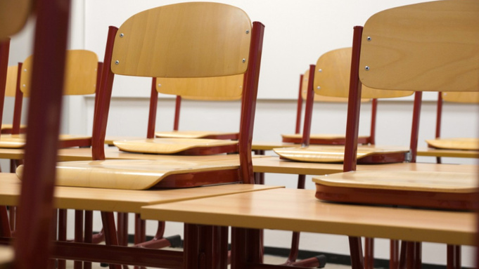 Школьные стулья / Фото: pxhere.com/ru/photo/875185