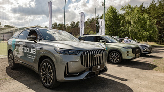 Кроссоверы брендов Jaecoo и Omoda / Фото: Семен Рогожников