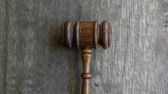 Судейский молоток / Фото: unsplash.com