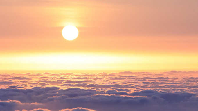 Рассвет над облаками / Фото: unsplash.com