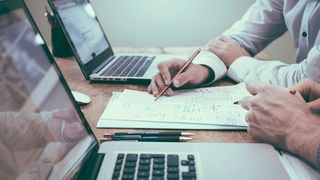 Офисные работники / Фото: unsplash.com