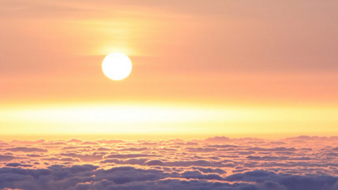 Солнце над облаками / Фото: unsplash.com