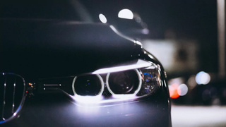 Автомобиль / Фото: senivpetro on Freepik